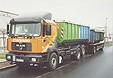 MAN F 2000 26.464 Container-Abrollkipper-Lastzug